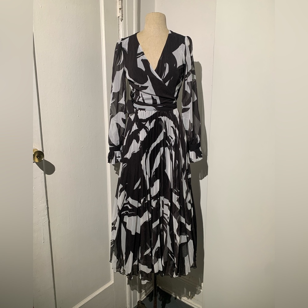 H&M abstract pattern pleated midi dress | US6 | NWT